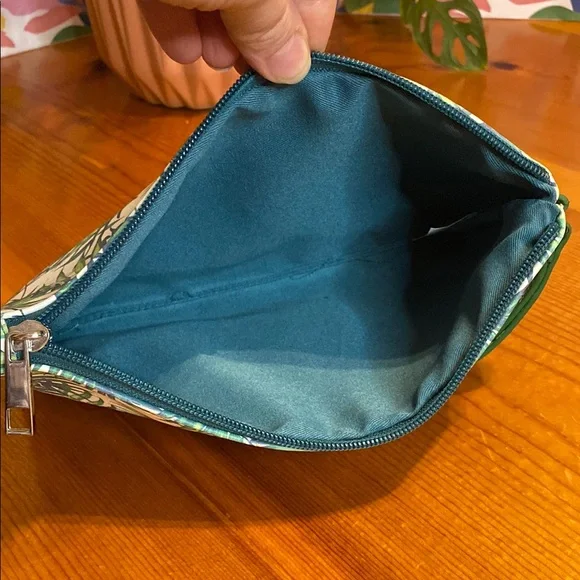 Tropical Leaf Print Wristlet and Coin Purse. - Picture 4 of 10